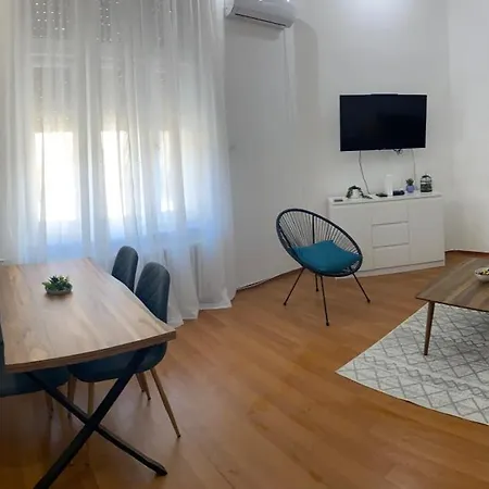 Apartment Lj *